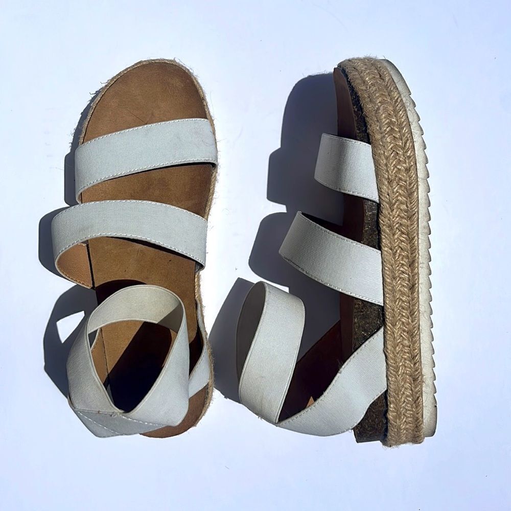 🔥4/$25 Time and True Women’s Off-White Platform Sandals Strappy Size 9